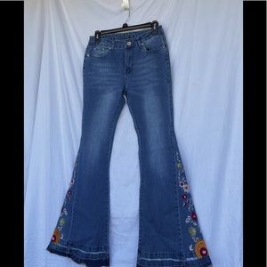 Bell bottom embroidered jeans